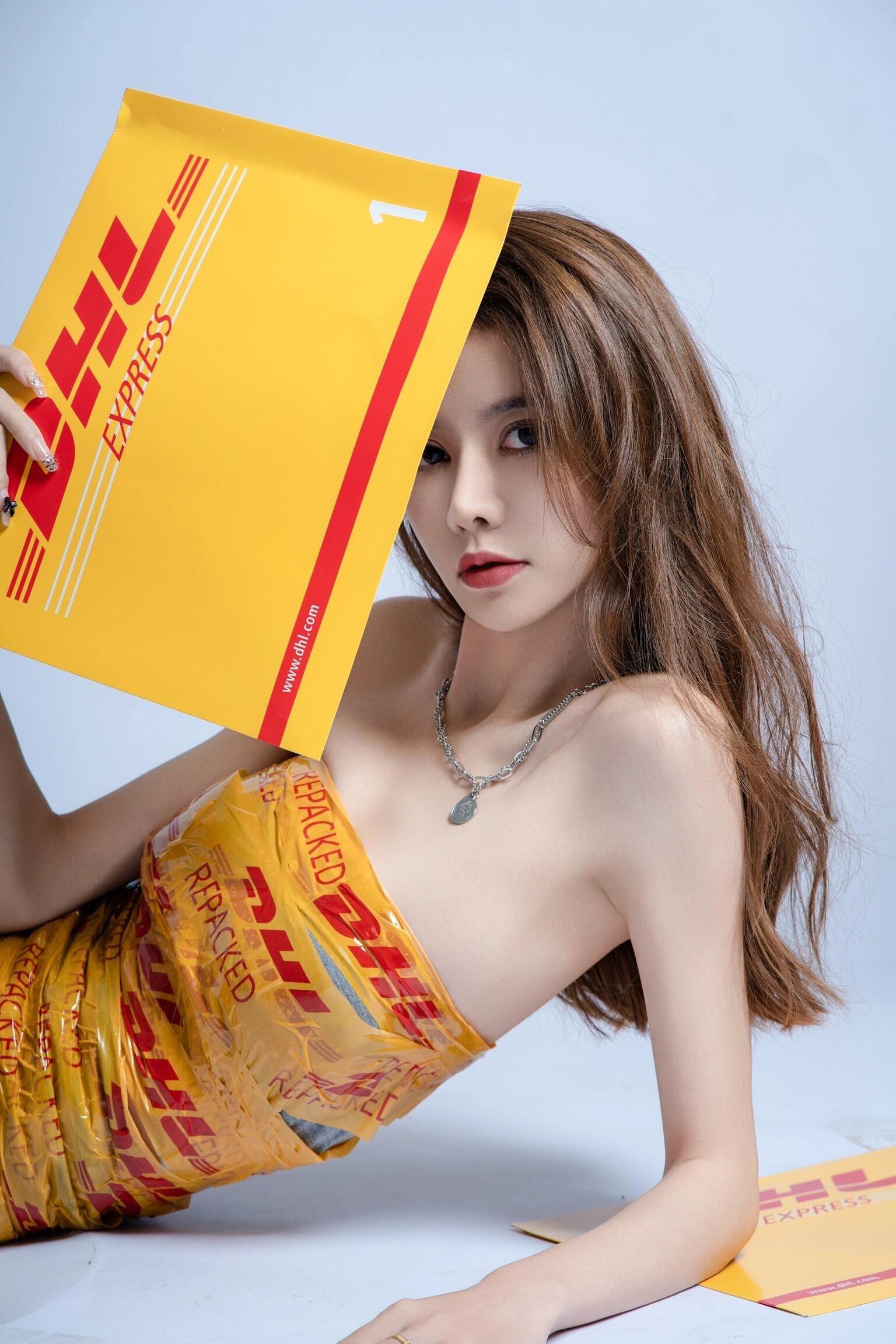 叮咚，2025年的第一个快递正在派件中…DHL胶带主题 