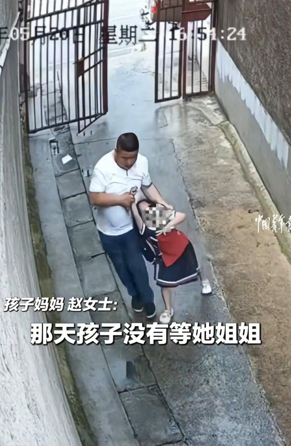 警方通报男子将女童拖进小巷只是拘留十五天真是醉了应该要重判啊 犯罪成本这么低 能