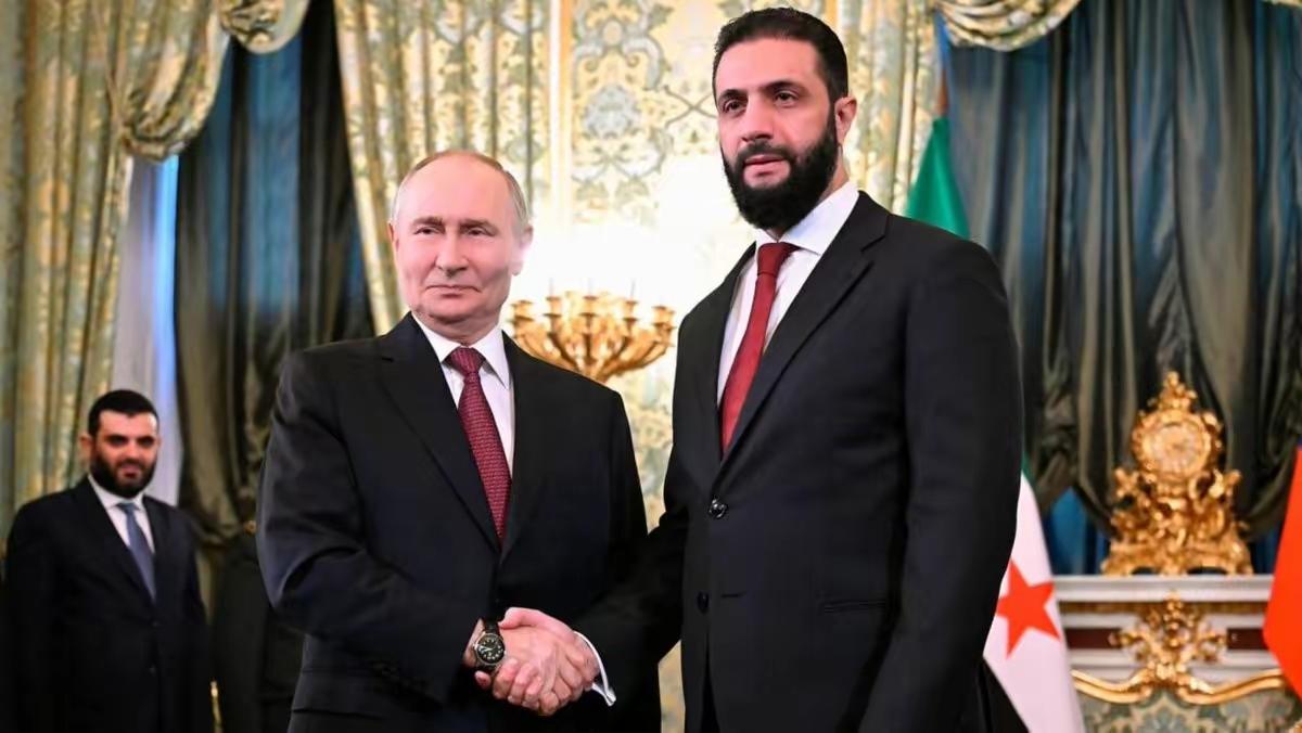 普京在克宫接见朱拉尼，谈了重要合作，阿萨德如何处置？