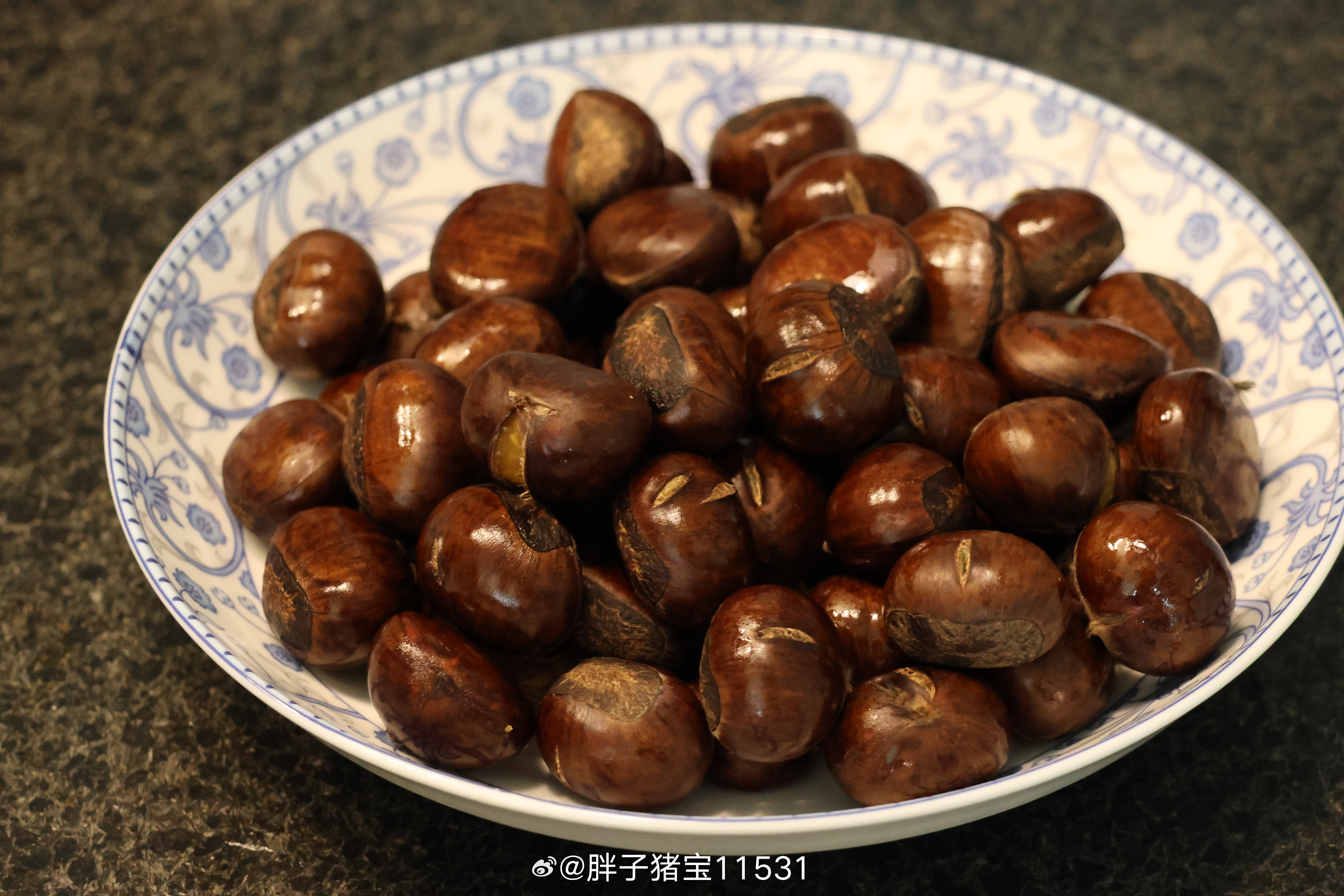 老公去年5月胆囊炎发作，我们看了中西医，决定尝试保胆治疗一年，毕竟切掉一个器官总