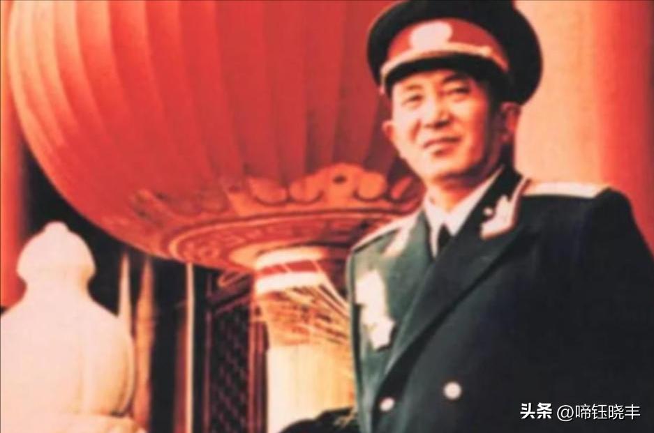 1965年12月，上海会议的风暴已悄然酝酿。


罗瑞卿作为中央军委秘书长、总参