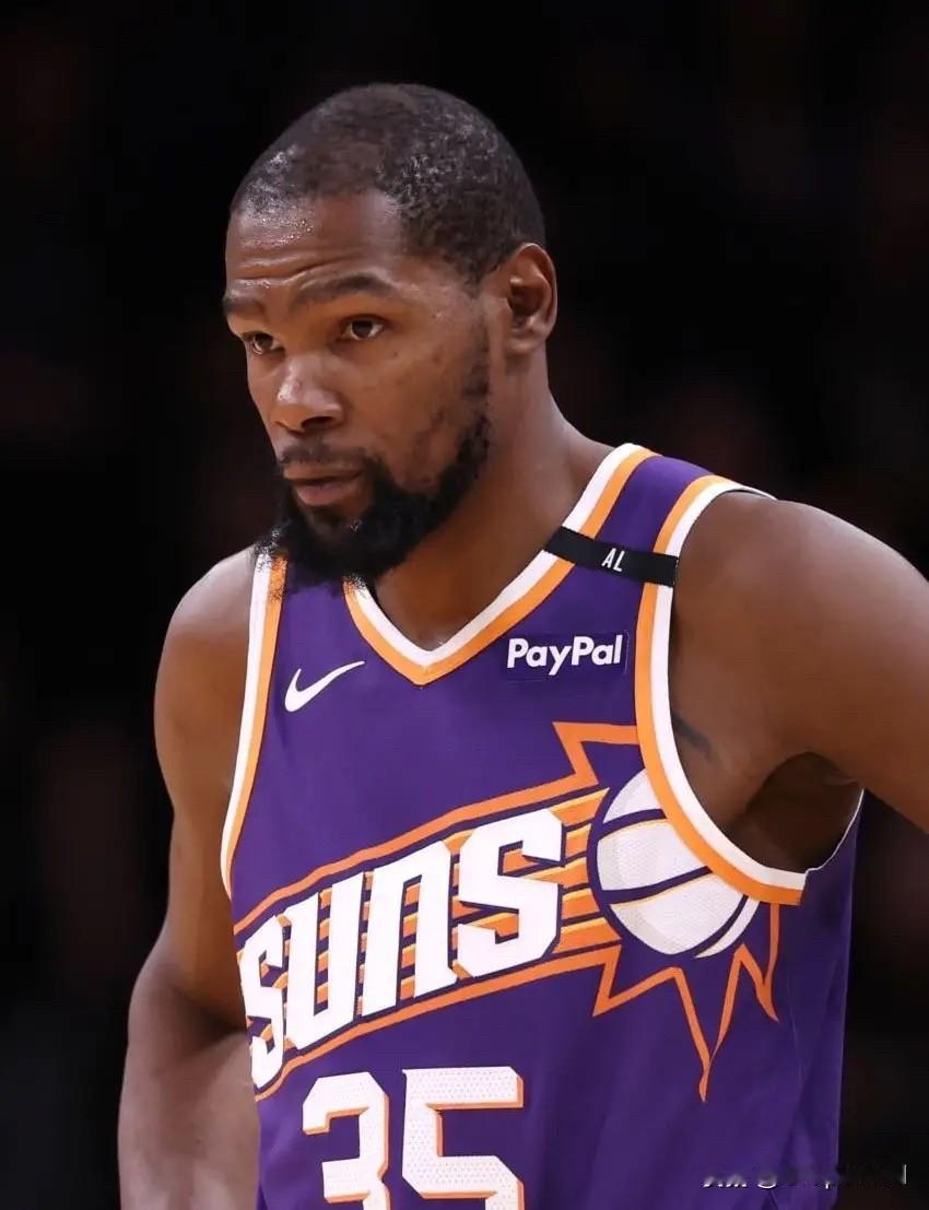 据NBA记者Matt Moore的报道，在有关太阳球员凯文-杜兰特的交易谈判中，