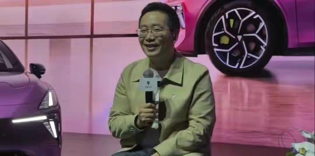 据财经网消息，深蓝汽车 董事长邓承浩今天（10月30日）说："电车如果做不好安全