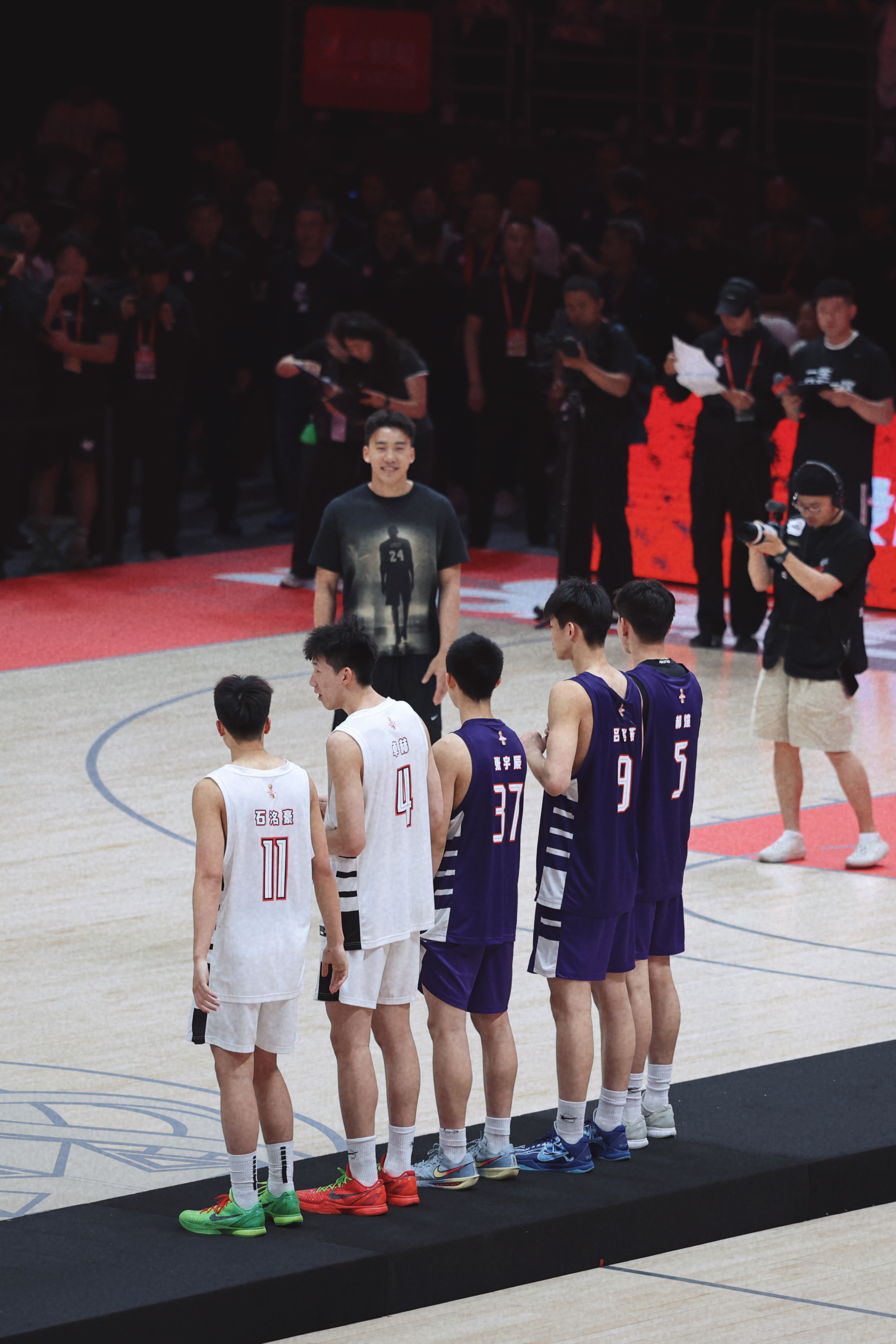 一些耐高定格的瞬间——每年准时到上的约定，不只是去是看谁谁胜出，更是看那些眼里有