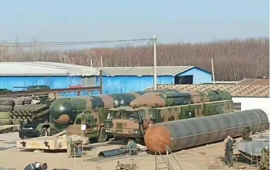 美国终于能安枕无忧了，原来中国的东风-41洲际导弹竟是这样的。曾经有消息传到美国