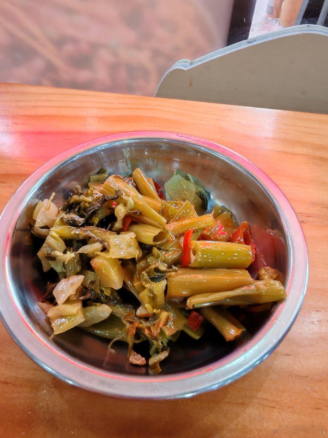 今天休息好久没吃螺蛳粉了中午不做饭出来嗦粉 
