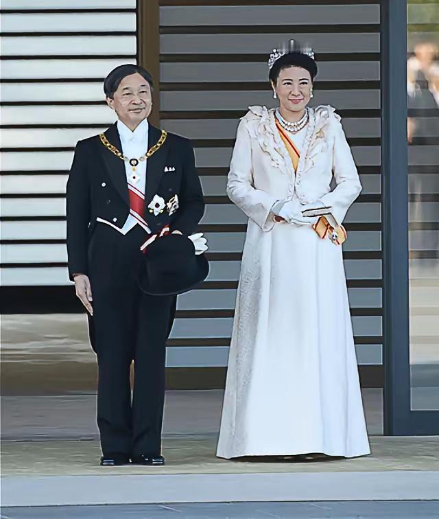 为什么中文里总是叫日本倭皇为“天皇？”“天皇”二字，在中国语境里自带仙气——玉皇