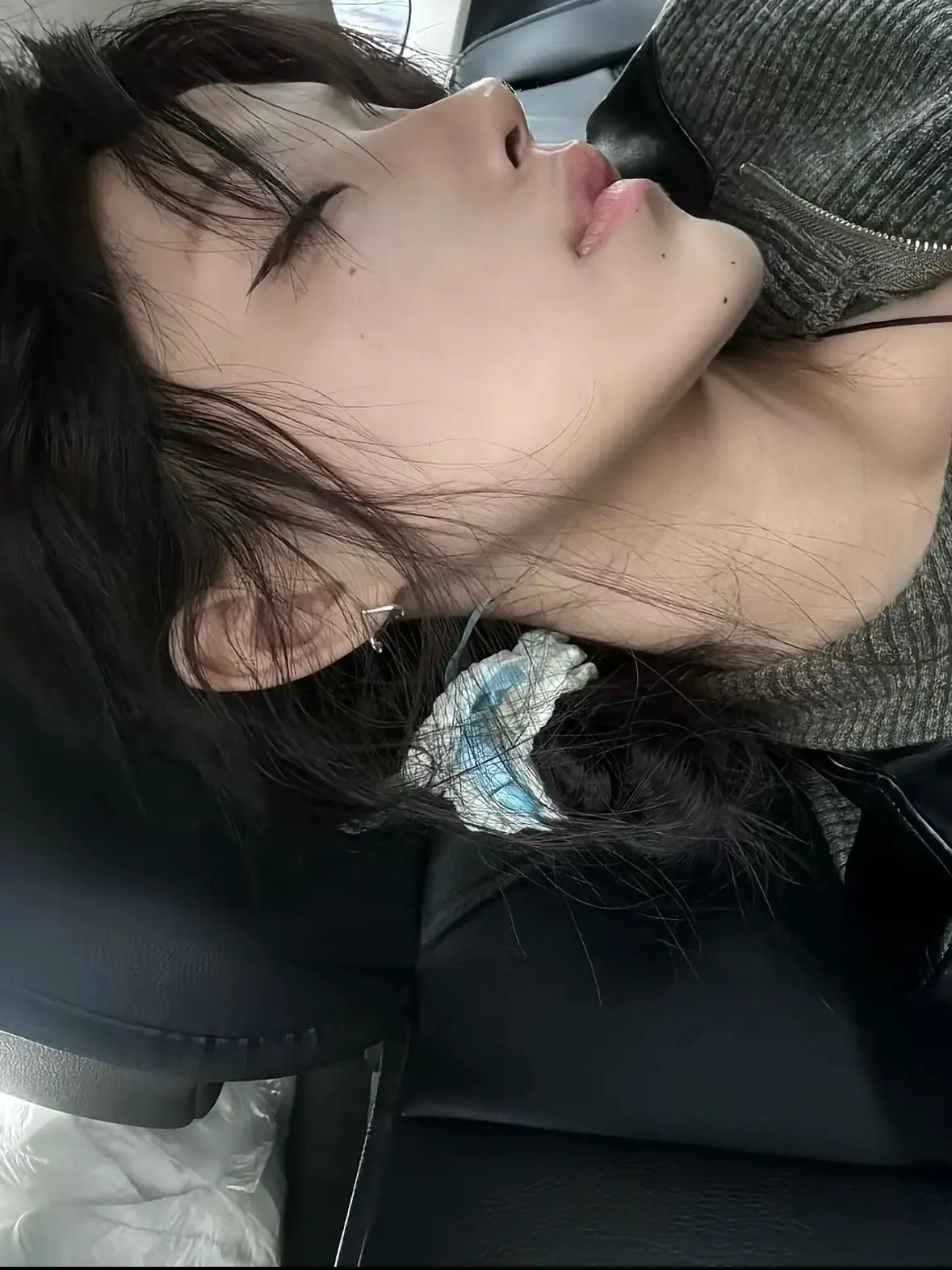 我就是要把我对你的爱意耗尽我要我离开你时一滴眼泪都流不出来那样我才算赢