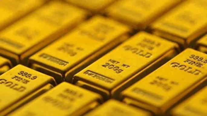 一年前的今天，足金饰品还在1700元一克之上。今天你去金店，周大福1261、老凤