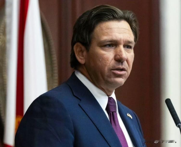 佛罗里达州州长德桑蒂斯周一公布了重新划分该州国会选区的提议，该提议从理论上讲将产