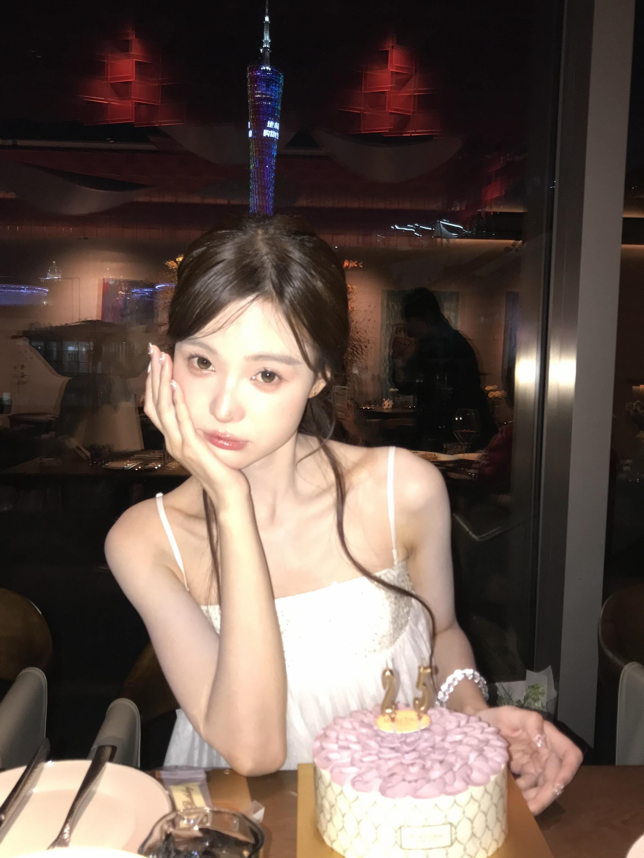 25岁 轻松点 随意点 美丽多金惹人爱
