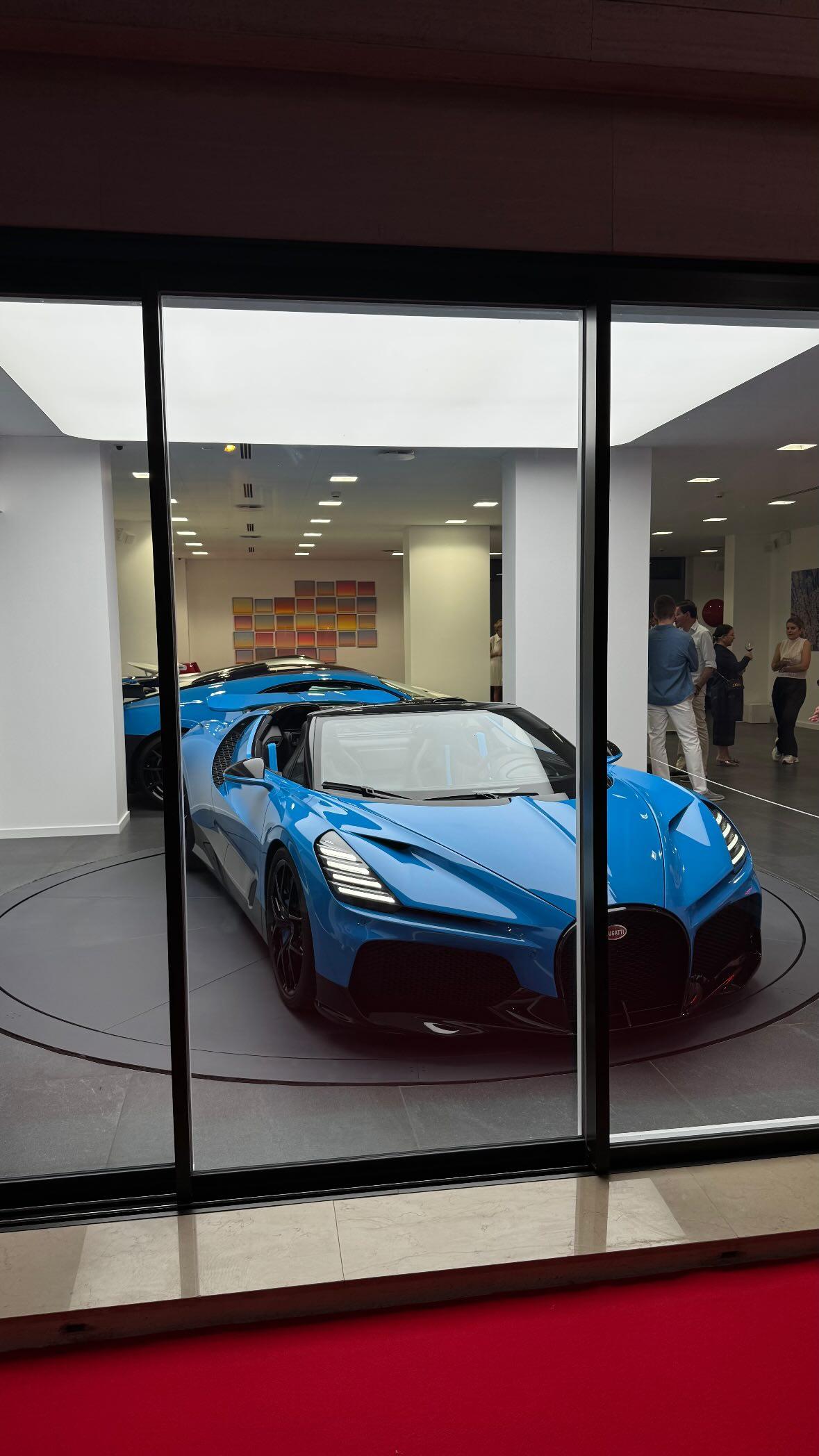摩纳哥首台交付的Bugatti Mistral