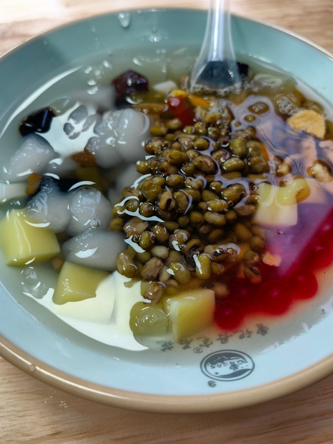 *在路上*爬完鸿山公园，来一碗四果汤...福建厦门... 厦门·鸿山公园