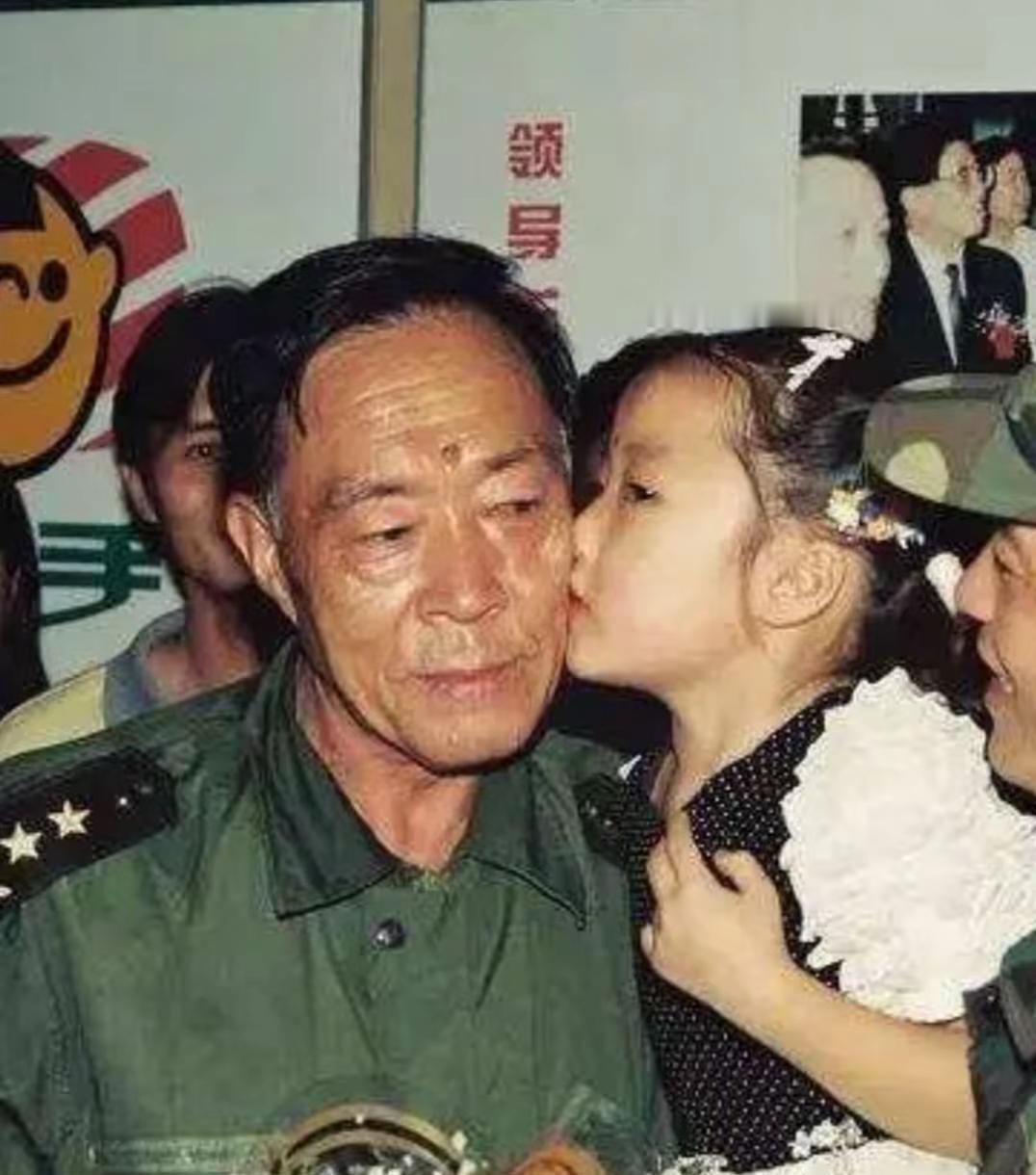 石首人民永远不会忘记，98抗洪那段历史，军民团结如一人，试看天下谁能敌。今年的汛