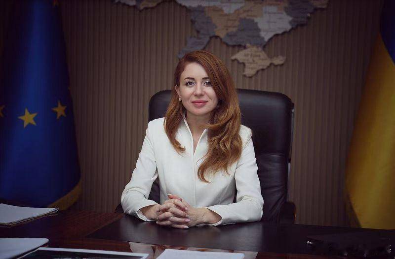 刚被泽连斯基解职的乌克兰能源部长斯维特兰娜·格林楚克，以出差的名义跑了！乌克兰能