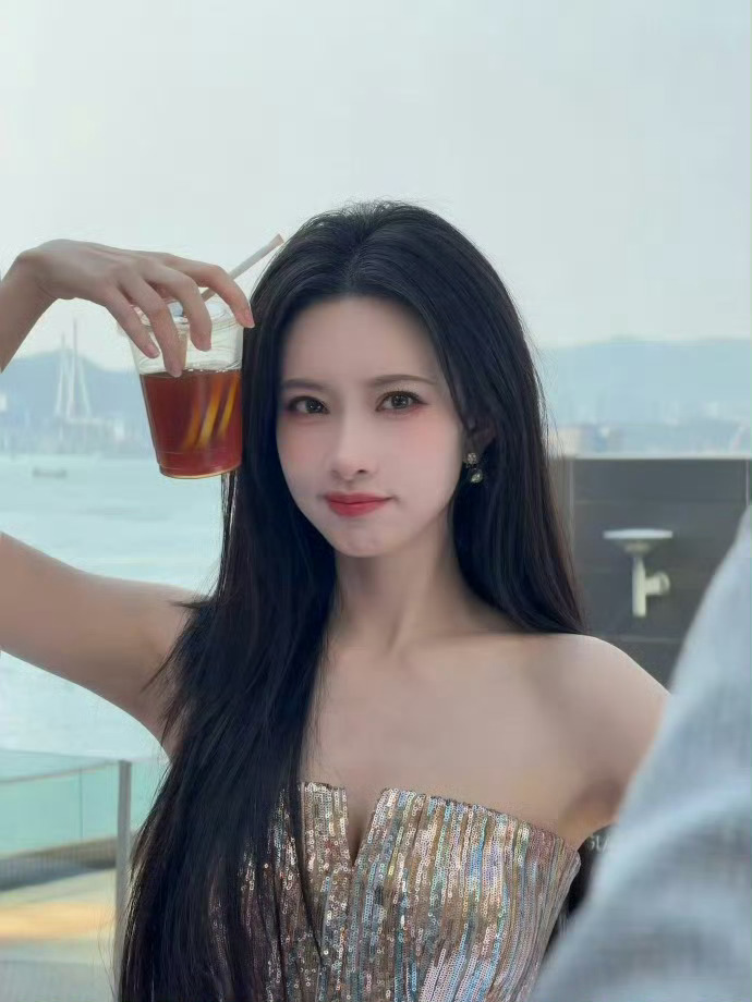 孟子义包场月鳞绮纪孟子义为新剧《月鳞绮纪》包场1000场不得不说孟姐在帮忙剧宣这