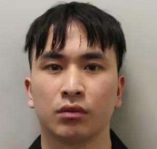 伦敦大学博士，富二代，28岁。这层身份够体面了吧。可谁能想到，这人竟是英国最狠的