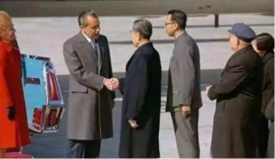 美伊僵局持续，一个容易被忽略的动向是巴基斯坦的卫星星座悄然成型。短短四个月内三颗