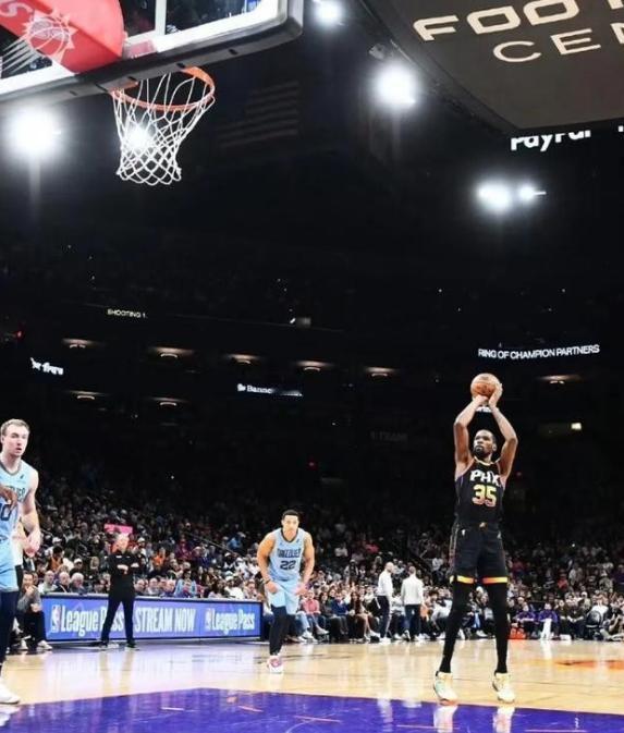曾经在中国不可一世的NBA，如今彻底凉透了。收视率暴跌、赞助商跑路，连央视都再也