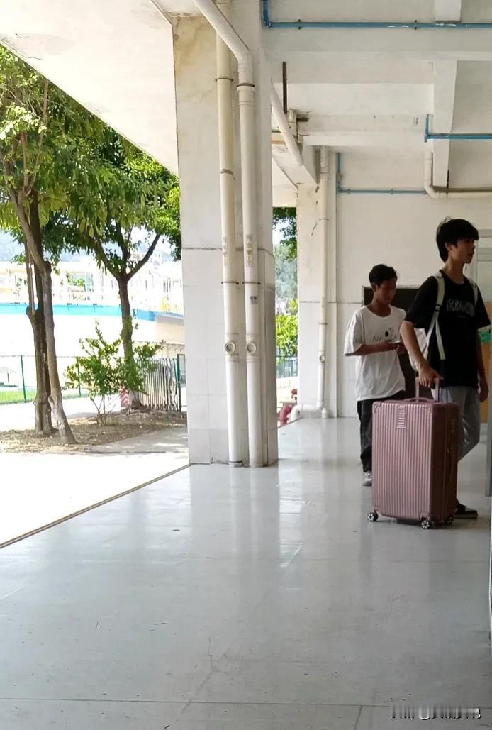 广州南沙安捷利电子厂大量招工，小时工都达到了23块一个小时，几乎可以说是广州最好