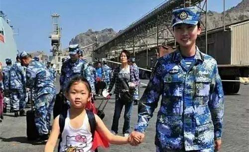 为什么没人敢打中国撤侨时的飞机？不敢打，因为根据国际法规定撤侨的飞机和船只都是我