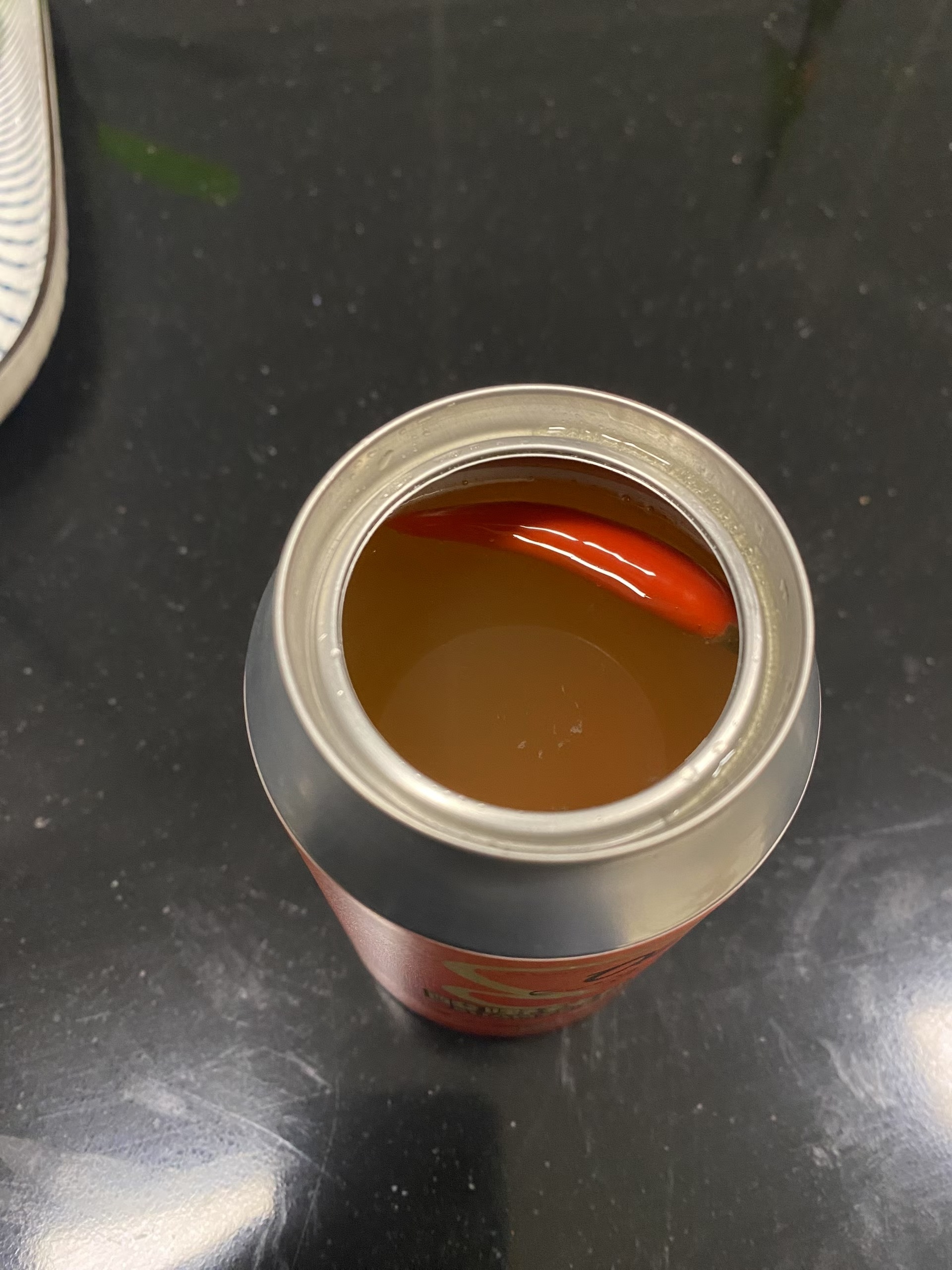 啤酒里面放一颗辣椒，在中国🍺里也算独树一帜了，有谁喝过的？