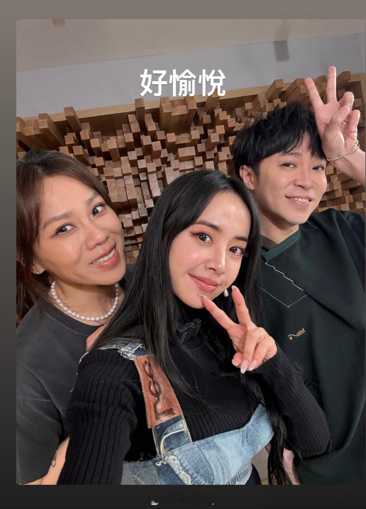 哇塞[老师爱你][老师爱你]妈咪们的聚会 ​​​
