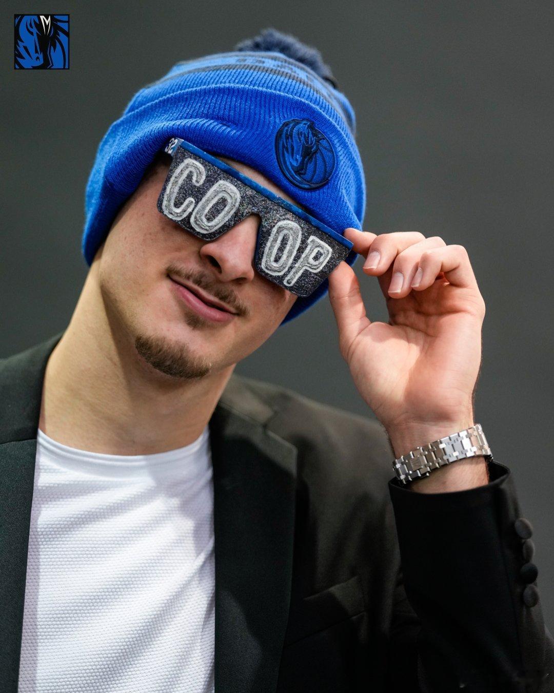 MFFL 弗拉格与最佳新秀奖杯。杜兰特G6小概率出战尼克斯老鹰冲突尼克斯老鹰半场