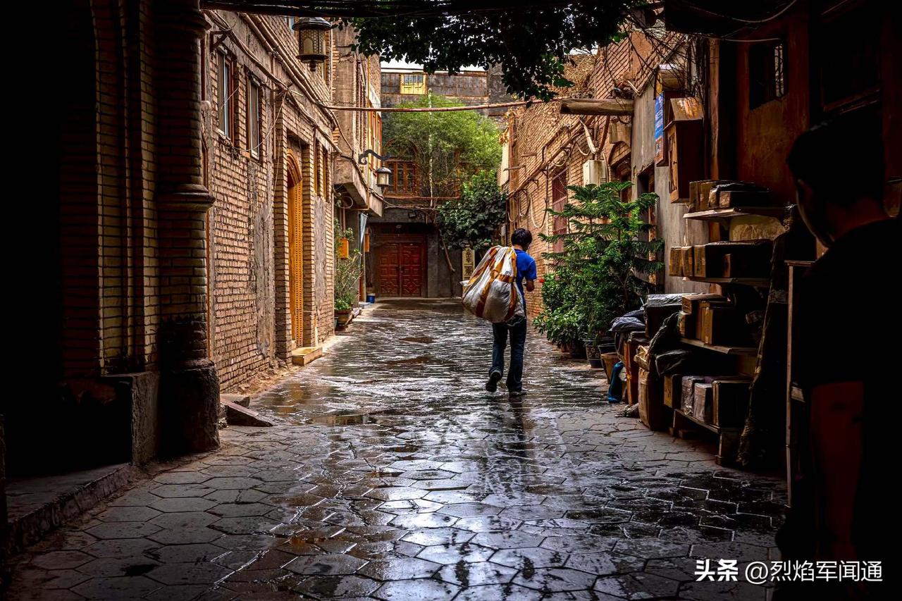 怎样才算活明白了？我觉得是不再向外求，转而向内修。
不再费劲解释自己，懂你的人自