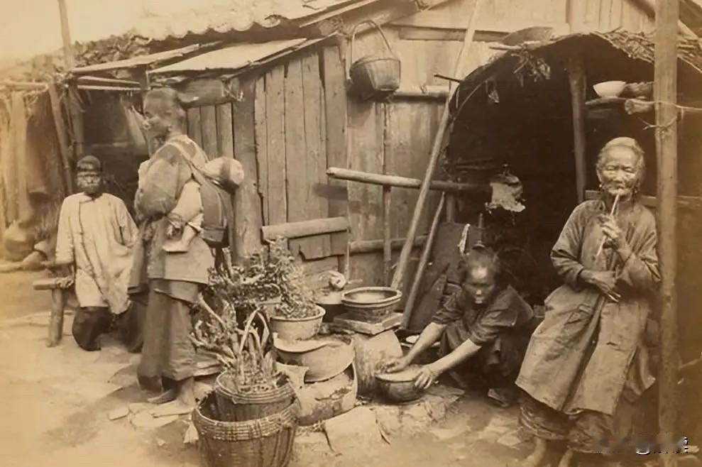 在古代，冬天对穷人来说，从来不是诗意的雪景，而是一场与寒冷、饥饿和孤独的漫长对峙