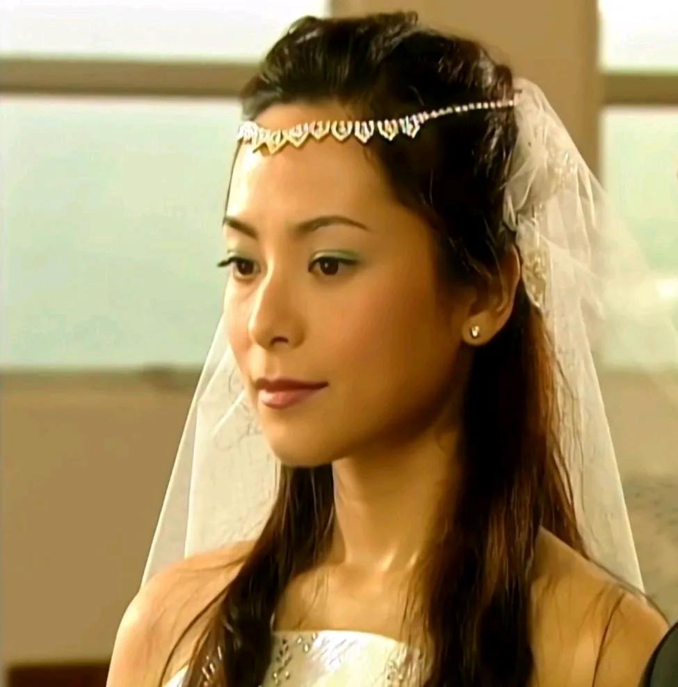 高开低走的香港女星系列之：郭羡妮

郭羡妮是继李嘉欣之后，唯一一位荣获港姐和国际