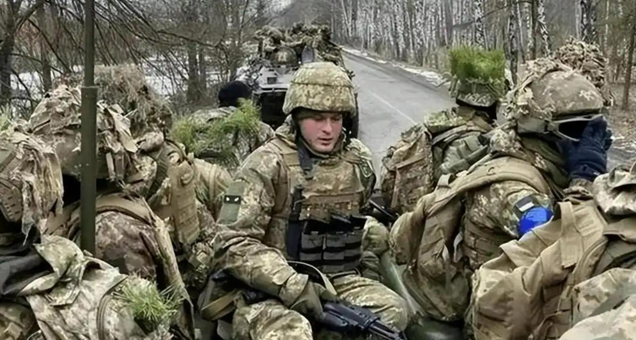 后方乱成一锅粥！

乌军的逃兵问题，越来越严重，乌克兰总统泽连斯基甚至签署了一项