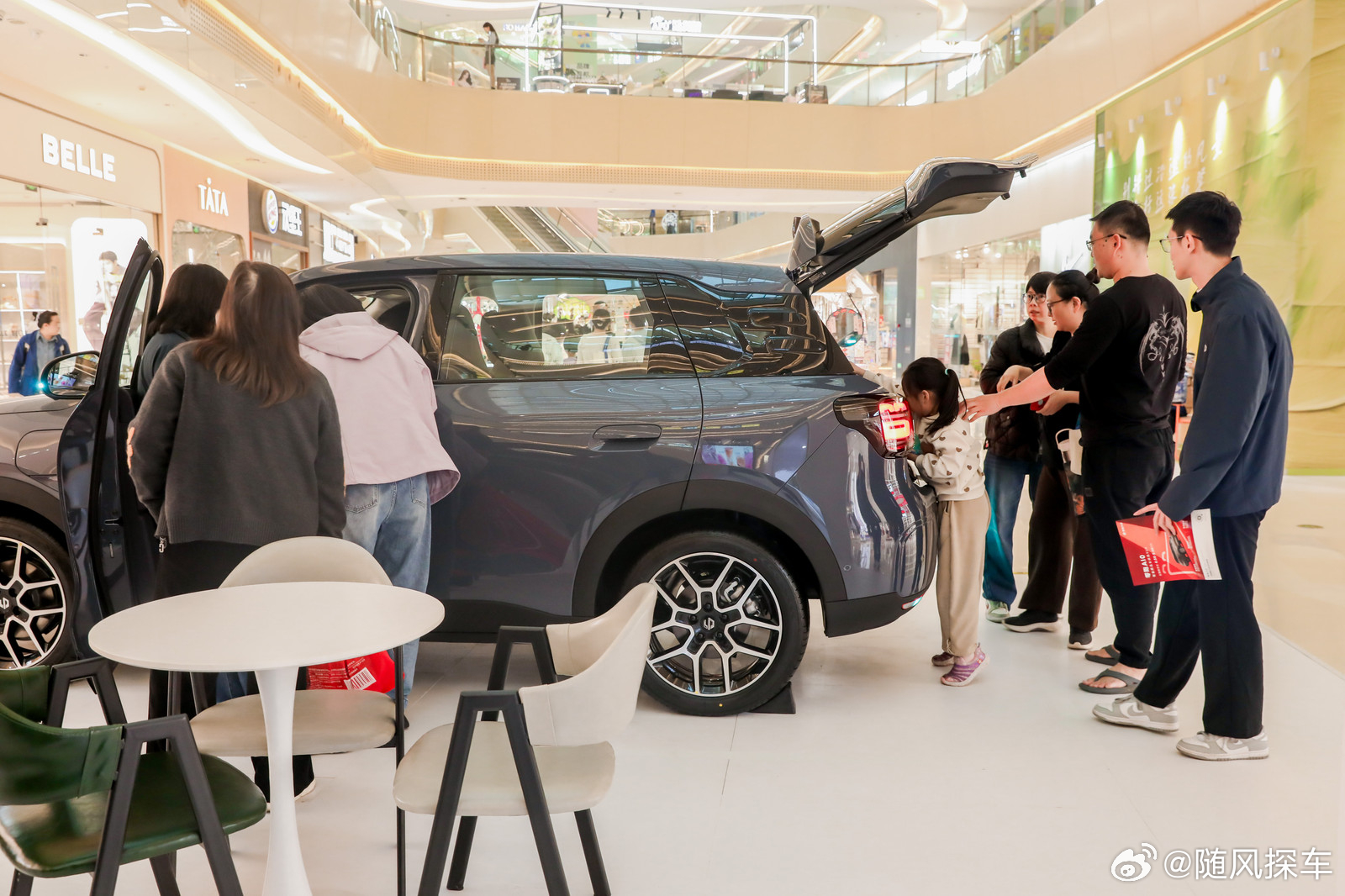 零跑A10全国60城巡展，来了！首发10城人气爆棚！好车自带流量，订单火爆挡不住