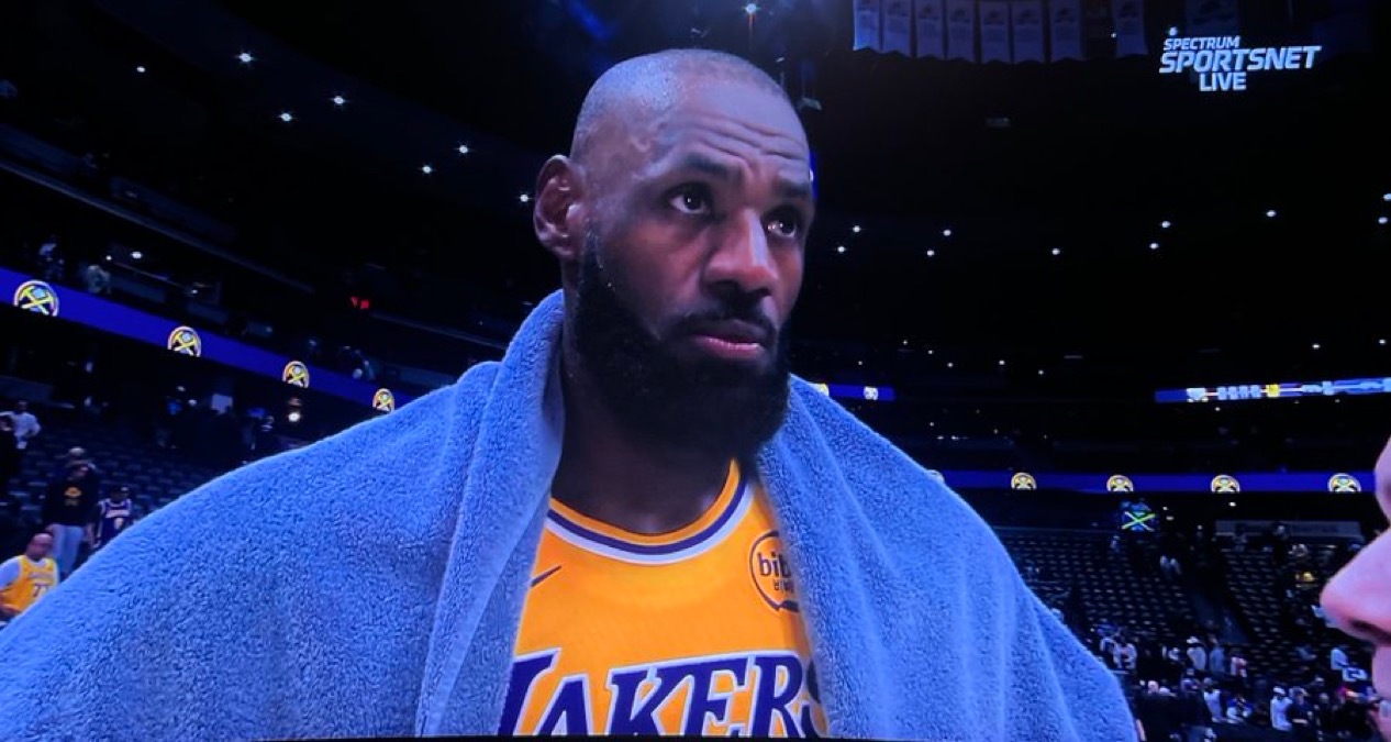 詹姆斯谈如何从今天比赛中汲取能量，应对8连客之旅：“我们专注于一场一场地打——我