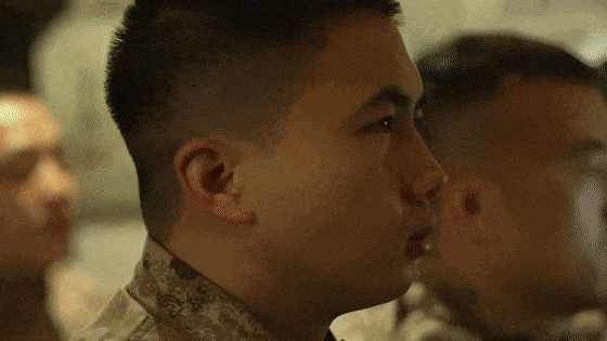 东部沿海阵地，导弹全时竖立，连日来，东部战区沿海一线紧张战备中，战士们为了让大家