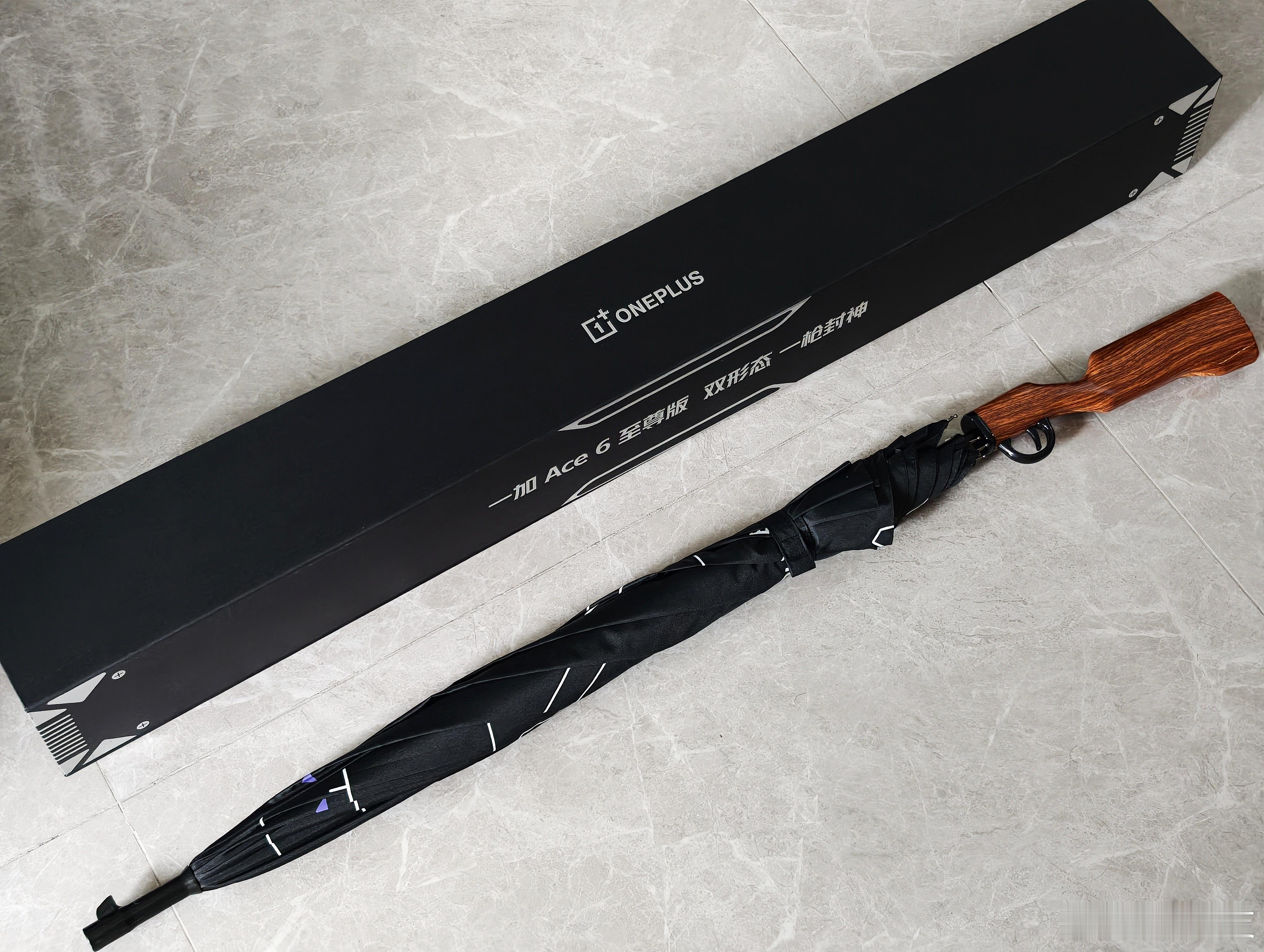 一加离开了一加Ace6至尊版邀请函，拆开的一瞬间我都懵了什么？玩这么大？！枪？完