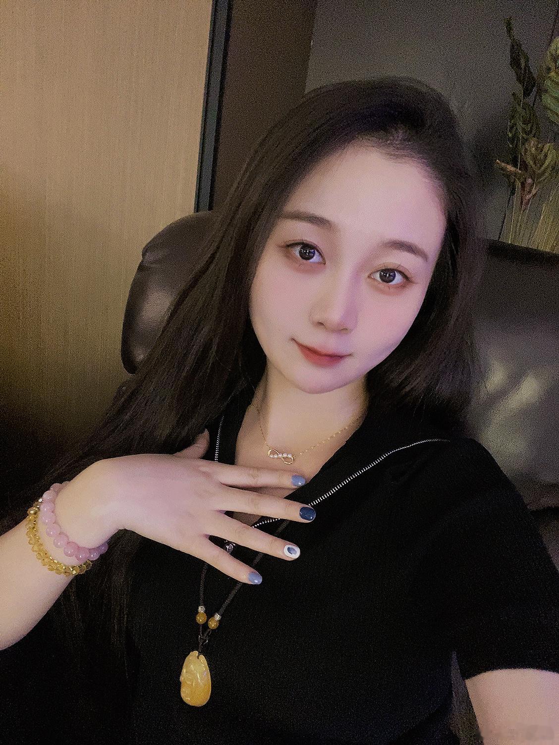 玫瑰花填不饱肚子 小惊喜感动不了成熟的女人 ​​​