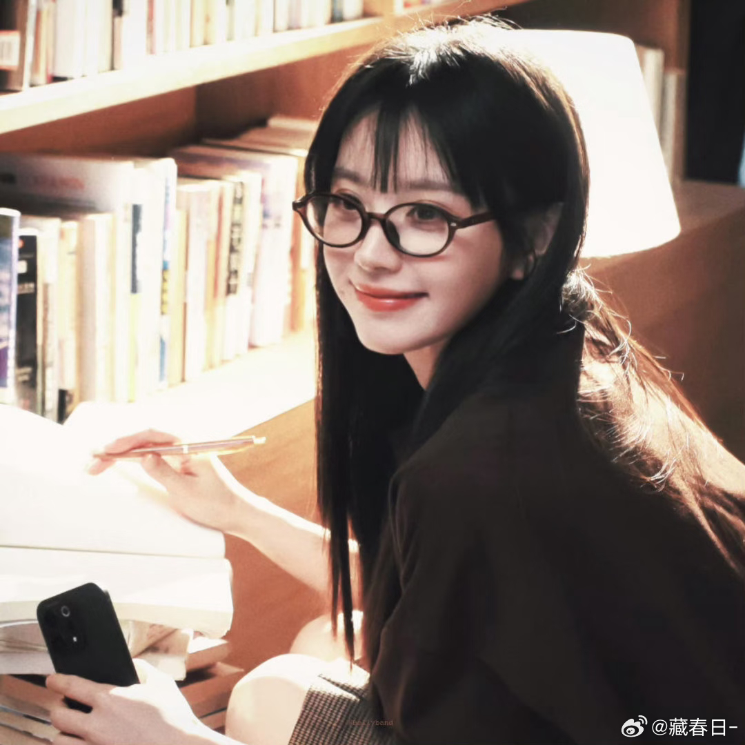 𝙎𝙃𝘼𝙍𝙀｜女明星头像｜春日头像｜高能量头像田曦薇简直太美萌了！！ 