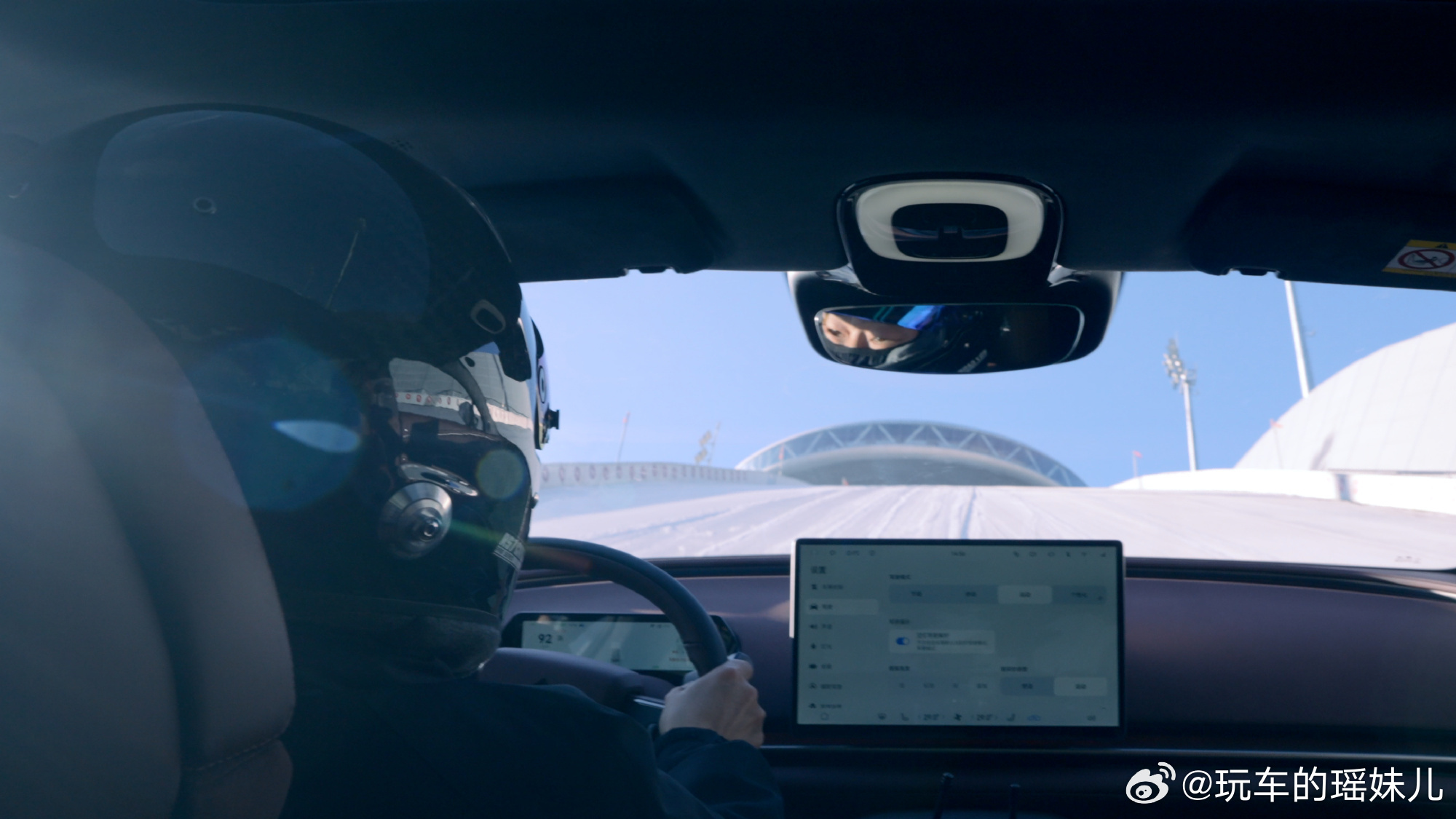 昊铂A800创史上最高最长雪地跳台极限爬坡纪录3月4日，广汽昊铂新豪华智慧旗舰轿