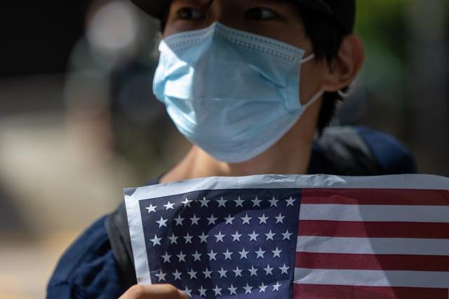 英国网民发个帖子就蹲大牢，美国却啥都能说？
原来自由这东西说到底看的是实力！
多