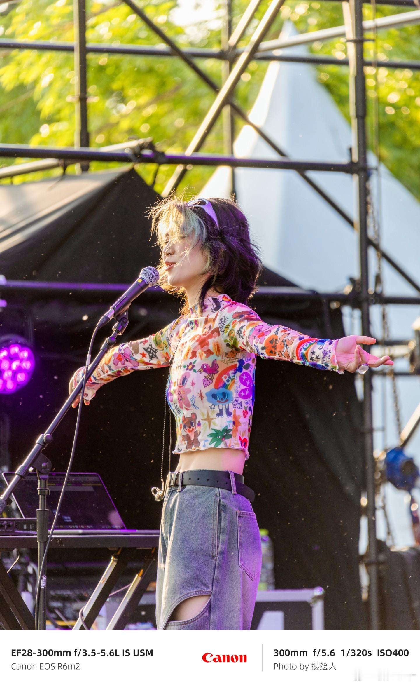 爱穿短裙的女生天塌了风大怕走光，坐下怕尴尬，想美美的出门，却总被各种顾虑绊住，穿