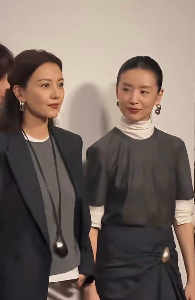 看了高圆圆和董洁同框图，骨相皮相都非常优越的董洁竟然还没有高圆圆耐看抗老呢，而且