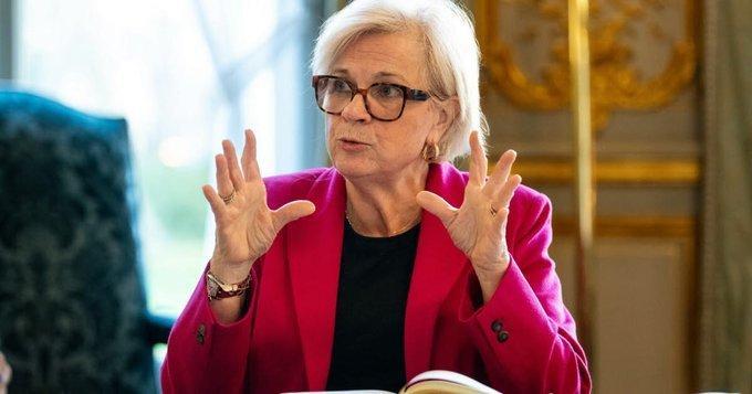 专访：法国国防部长卡特琳·沃特兰法国保留了冷战后拆除的核弹头中的裂变材料（铀和钚