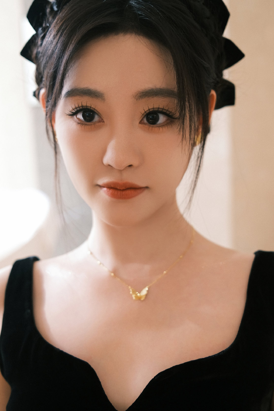 祝绪丹zxd祝绪丹玉香 🩵祝绪丹凤舞九天 我沿着星河捡着你遗落在月亮旁的浪漫，