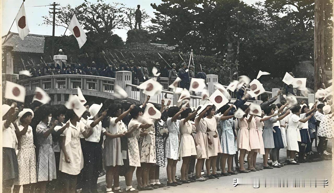 原子弹下无冤魂
1937年，日本帝国主义发动全面侵华战争，照片上是日本静冈市小学