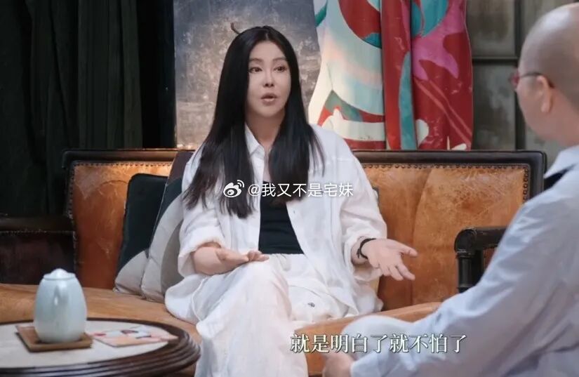 王祖贤自曝与齐秦分手后没谈过恋爱，已单身24年9月23日，在访谈节目中，隐退22
