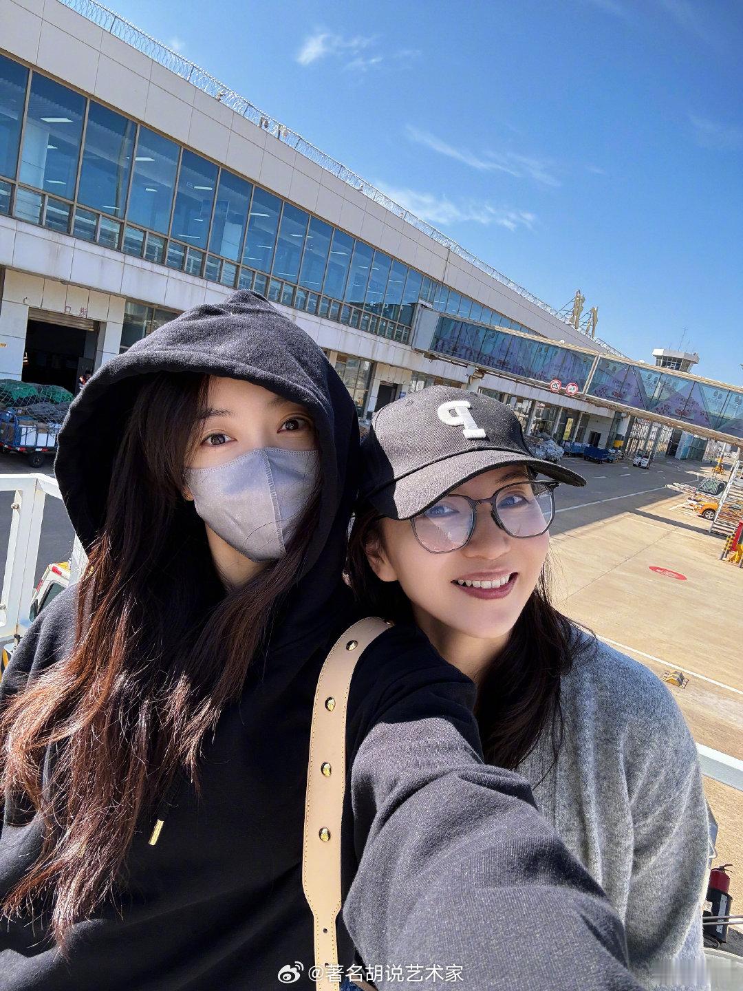 请查收陈好 宋茜寄来的大理旅行明信片～两位美女的旅行日记太养眼啦，爱看一些美女合