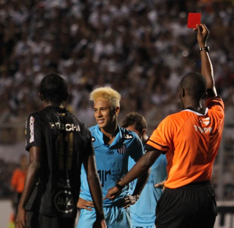 里瓦尔多和卡卡可都是金球。内马尔当初大火时，看到他踢球彩虹过人什么的是很炫，但是