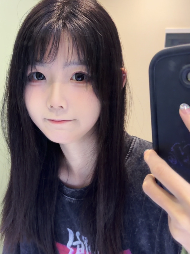 还要个好一段时间才离开京，然后我发现我追了两年半的动画片完结了( ⁼̴̀ .̫ 