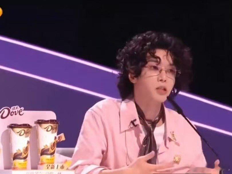 华晨宇掰开了揉碎了的教   声鸣远扬苗梦初的每一次进步，都是华晨宇心血的见证，他